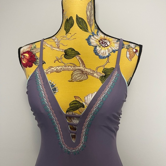 Clothes Mentor One Piece Lavender Swimsuit Size Small - Picture 4 of 6